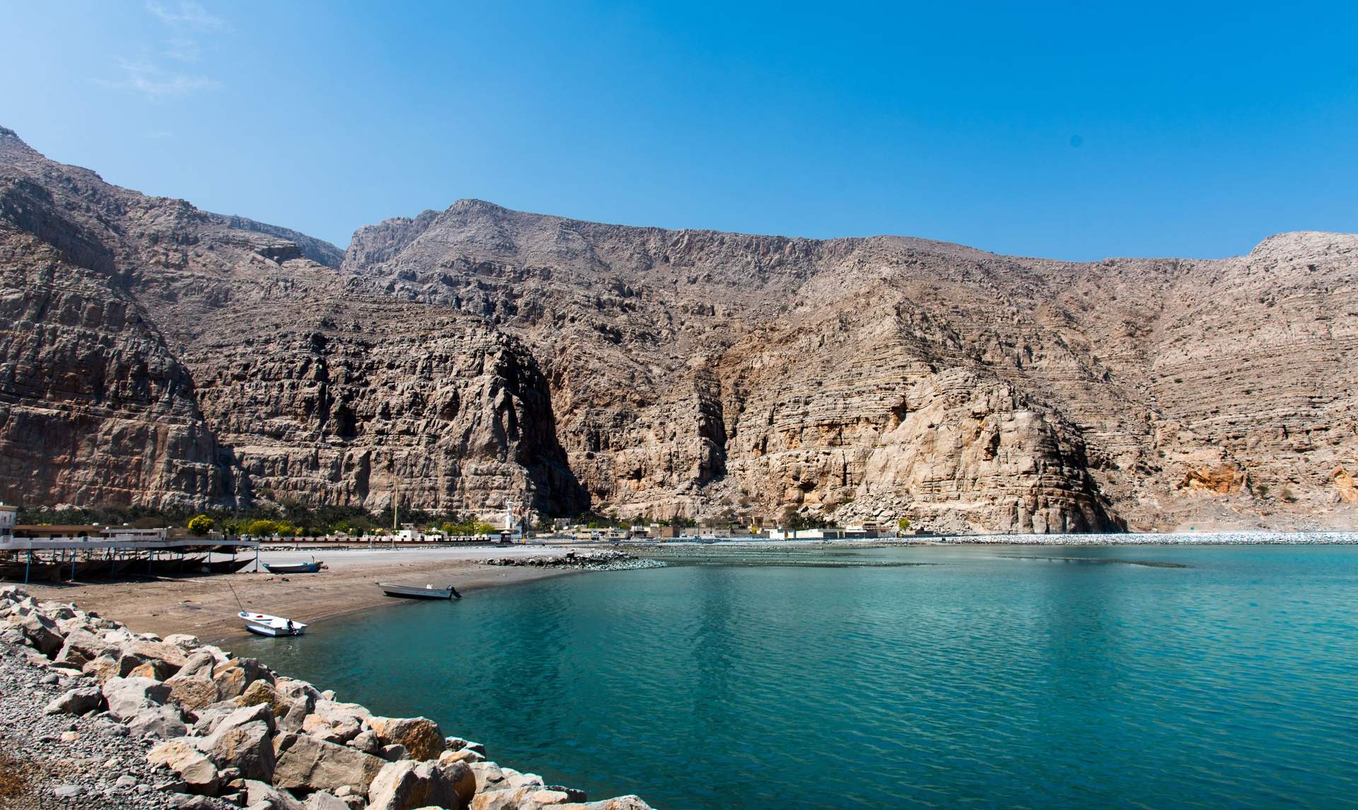 places to visit in oman in july